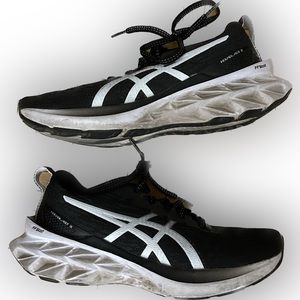 ASICS Novablast 2